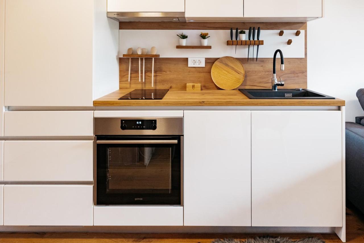 Woody - Comfy Apartment In Siska Liubliana Exterior foto